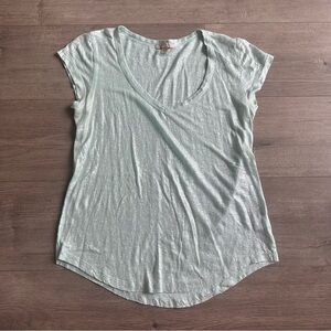 Bordeaux shimmer linen v-neck t-shirt - size medium - light teal w/ silver shimm